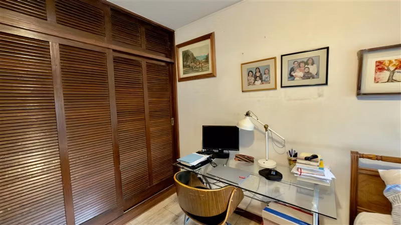 Casa de 6 Dormitorios y piscina en las condes