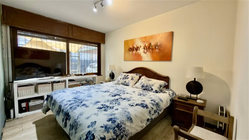 Casa de 6 Dormitorios y piscina en las condes