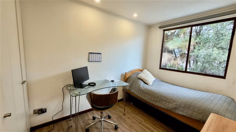 Casa de 6 Dormitorios y piscina en las condes