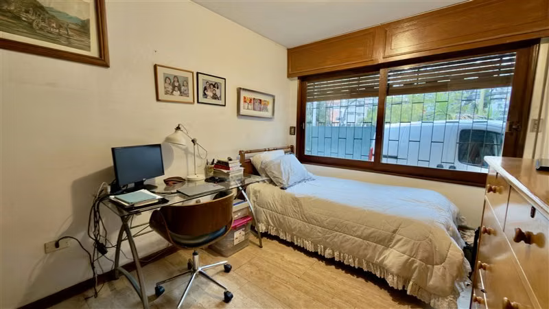 Casa de 6 Dormitorios y piscina en las condes