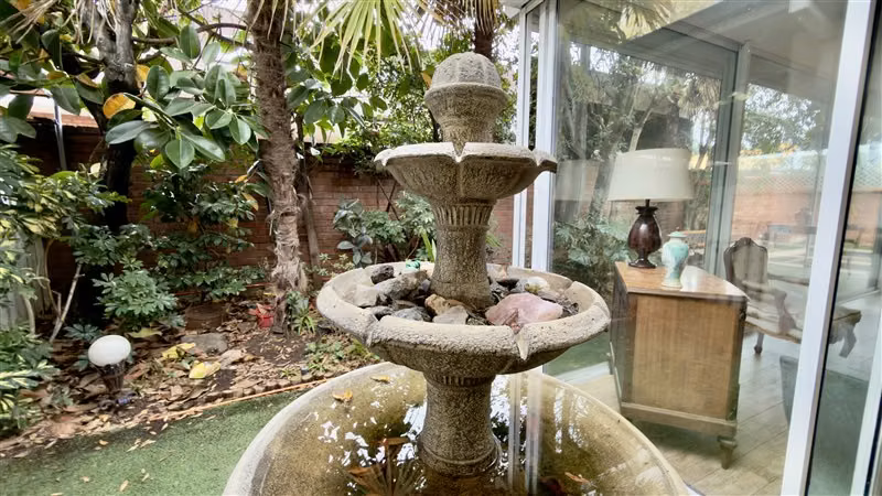 Casa de 6 Dormitorios y piscina en las condes