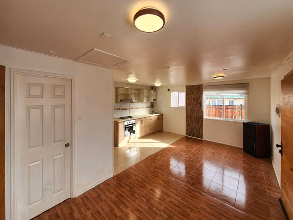 Coyhaique, arriendo. Hermosa, termica y renovada. 7 minutos de la plaza - Imagen 4