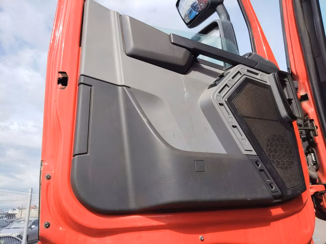 Camion Renault modelo k480 8x4
