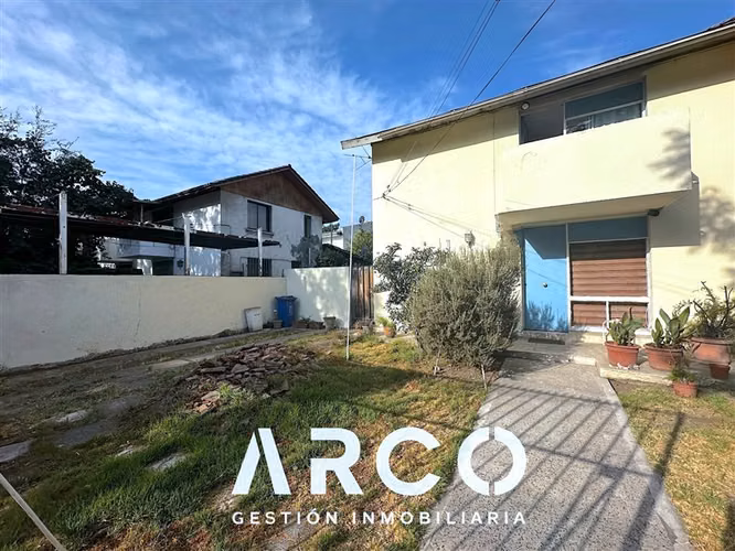 Casa en venta de 4 dorm. en Marathon. Macul