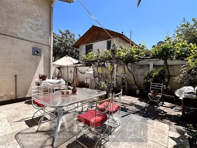 Casa en venta de 4 dorm. en Marathon. Macul