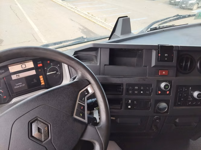 Tracto camion marca Renault modelo T480 - Imagen 15