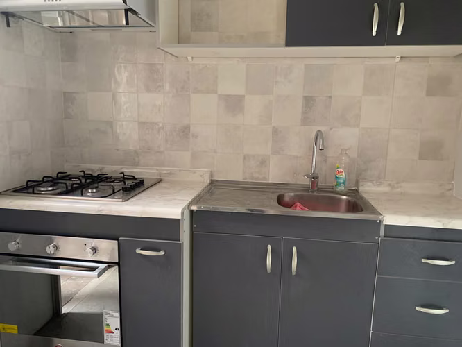 Cómoda casa frente a plazoleta – Villa El Patagual