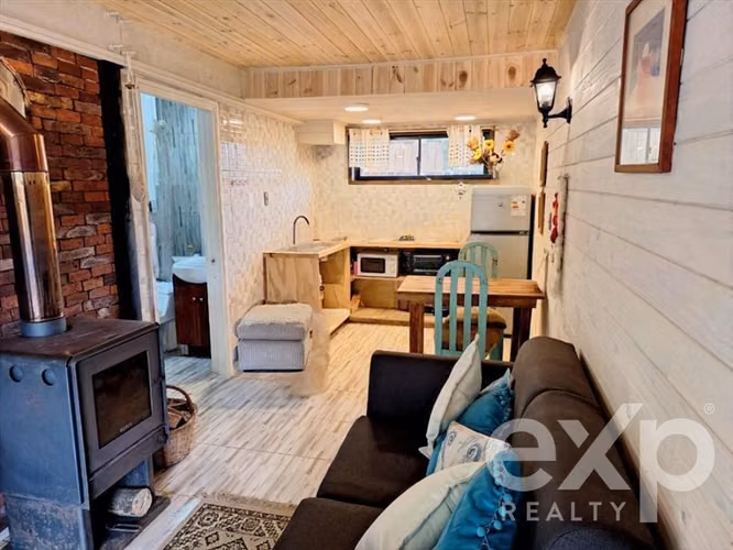 Vende Casa 96 m2 (3D 3B) en Pichilemu