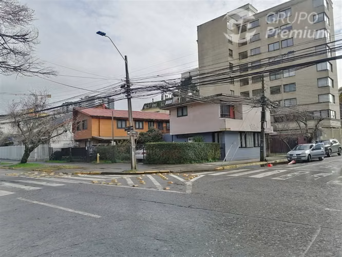 Sitio con 2 casas en venta en pleno centro de Concepción