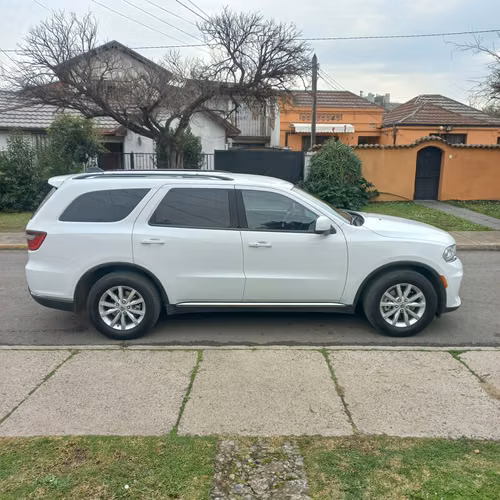 DODGE DURANGO SXT RWD AÑO 2023 FULL EQUIPO