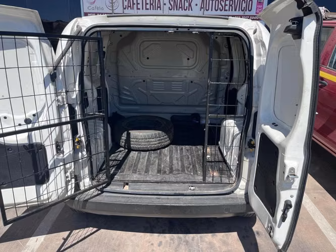 Vendo furgón RAM v700
