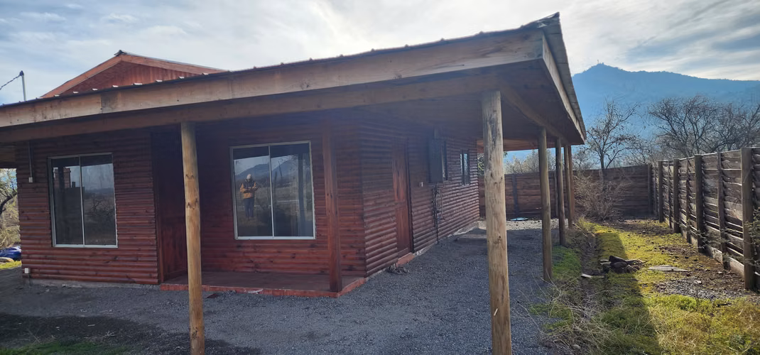 Se arrienda casa de madera – Sector Cuenca