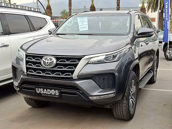 TOYOTA FORTUNER 2023