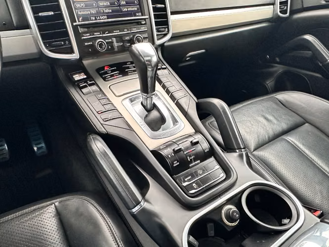 PORSCHE CAYENNE S 4.8 V8  2014