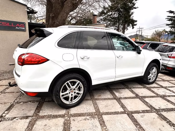 PORSCHE CAYENNE S 4.8 V8  2014