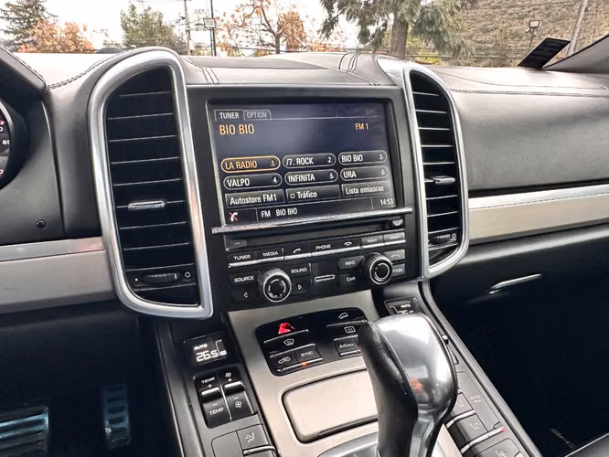 PORSCHE CAYENNE S 4.8 V8  2014