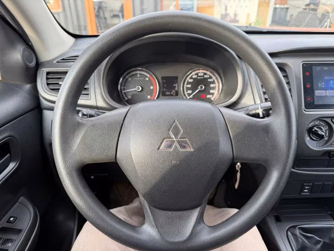 MITSUBISHI L200 4X2 2.4 MT6 WORK 2021
