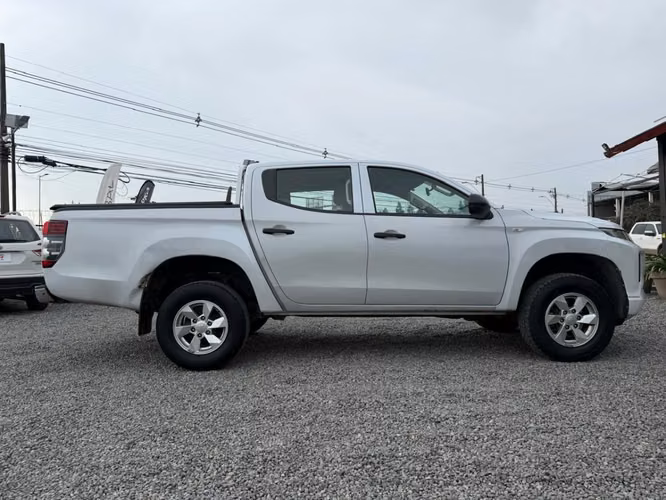MITSUBISHI L200 4X2 2.4 MT6 WORK 2021