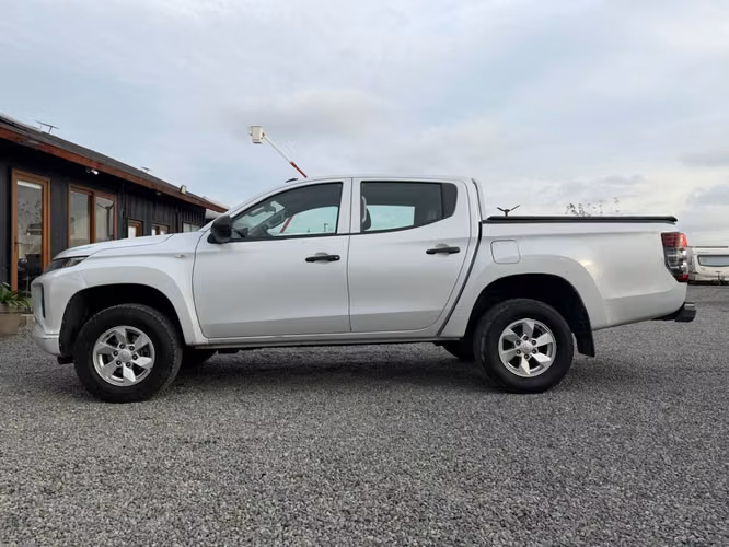MITSUBISHI L200 4X2 2.4 MT6 WORK 2021
