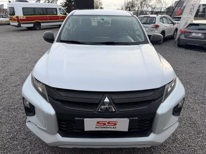 MITSUBISHI L200 4X2 2.4 MT6 WORK 2021