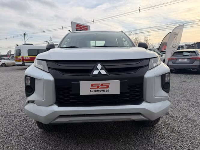 MITSUBISHI L200 4X2 2.4 MT6 WORK 2021
