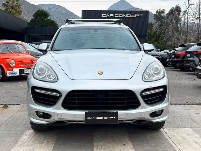 PORSCHE CAYENNE TURBO 4.8 2015