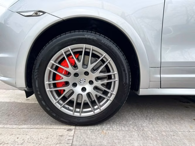 PORSCHE CAYENNE TURBO 4.8 2015