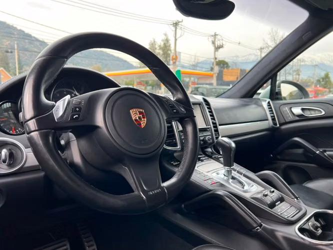 PORSCHE CAYENNE TURBO 4.8 2015