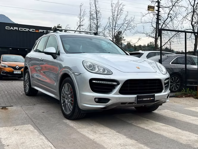 PORSCHE CAYENNE TURBO 4.8 2015