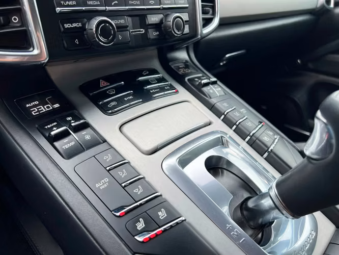PORSCHE CAYENNE TURBO 4.8 2015