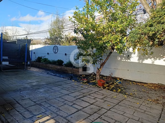 Casa en pasaje cerrado 3D+3B Sebastián Elcano Las Condes