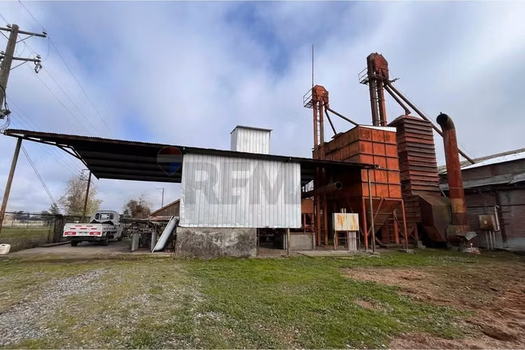 Venta 1.6 ha. bod y oficinas, km 288 ruta 5 sur