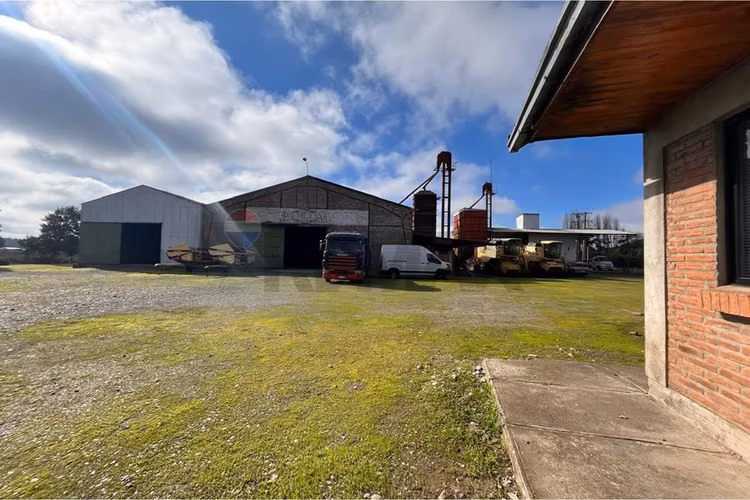 Venta 1.6 ha. bod y oficinas, km 288 ruta 5 sur