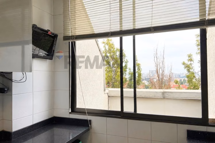 Depto 2 dorm + 1 baño, cocina renovada providencia