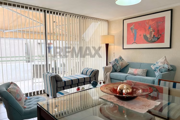 Depto 2 dorm + 1 baño, cocina renovada providencia