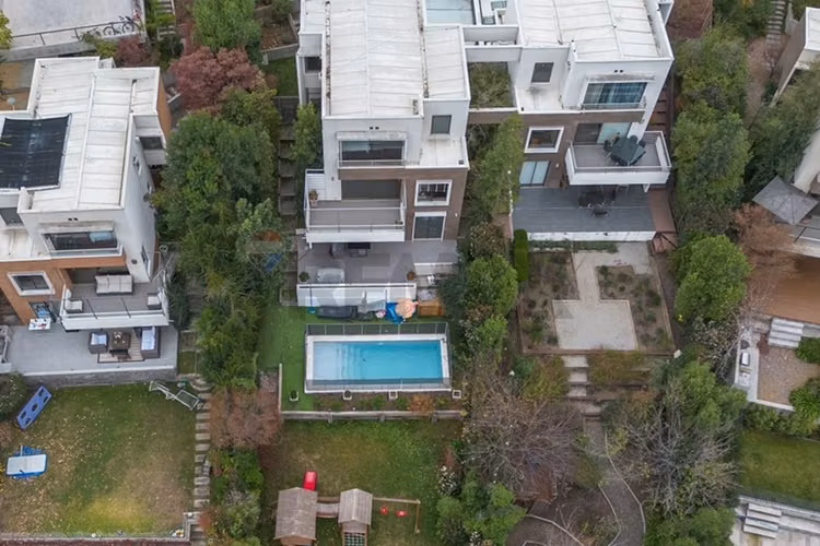 Venta de casa! 4d + 4b, jardín piscina y más..