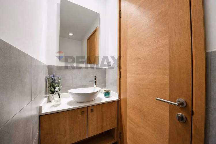 Casa 3d + servicio, jardín y quincho en las condes