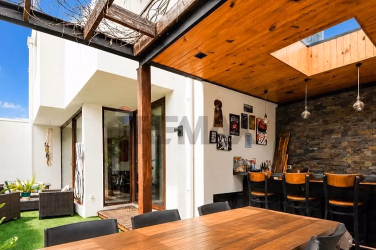 Casa 3d + servicio, jardín y quincho en las condes