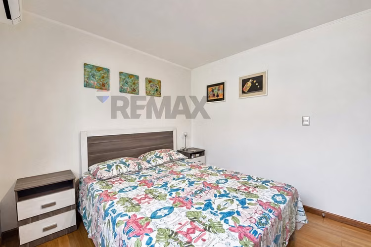 Casa 3d + servicio, jardín y quincho en las condes
