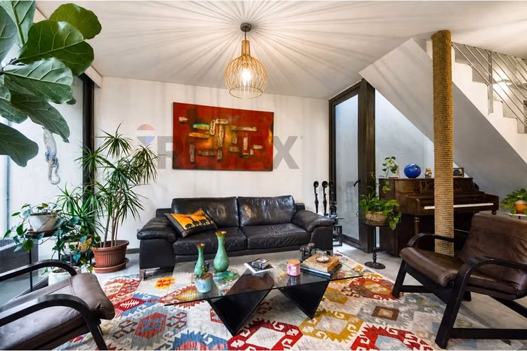 Casa 3d + servicio, jardín y quincho en las condes