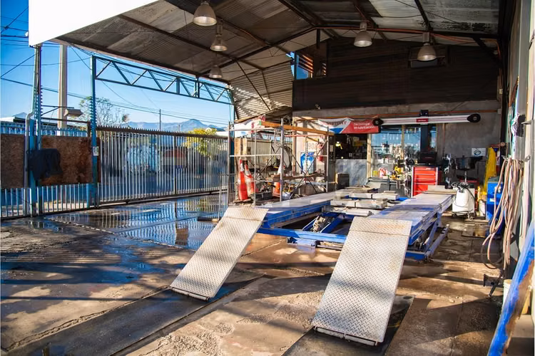 Propiedad comercial esquina con alto flujo