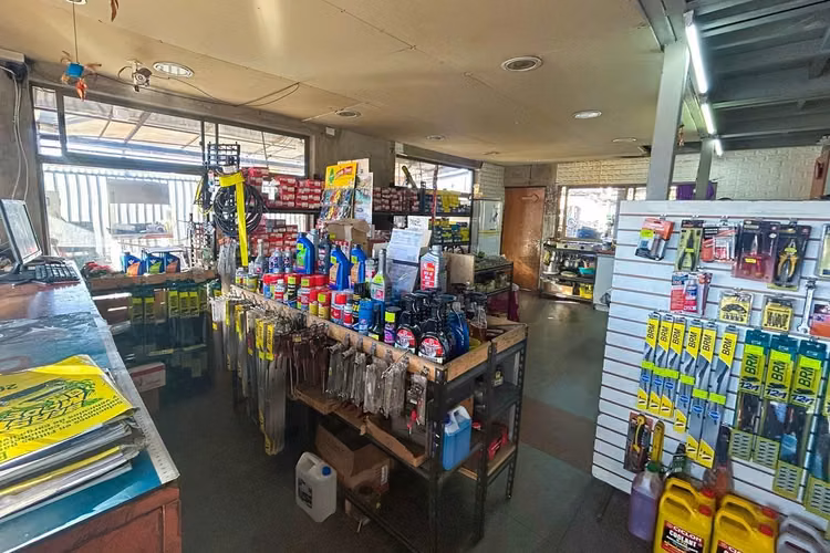 Propiedad comercial esquina con alto flujo