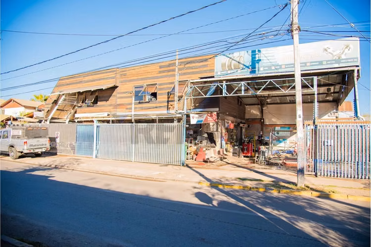 Propiedad comercial esquina con alto flujo