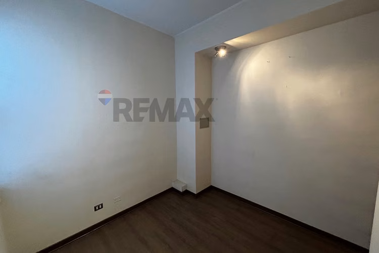 Estudio / oficina de 12m² con luz natural