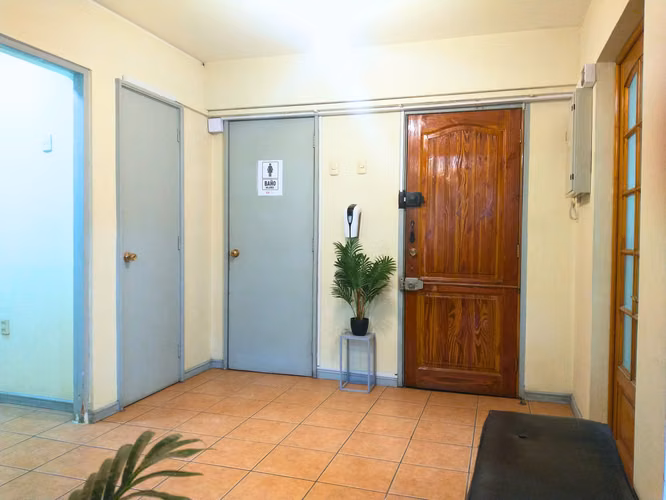 OPORTUNIDAD  OFICINA COMERCIAL METRO UC BARRIO LASTARRIA