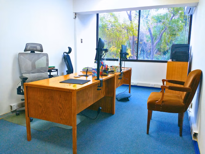 OPORTUNIDAD  OFICINA COMERCIAL METRO UC BARRIO LASTARRIA