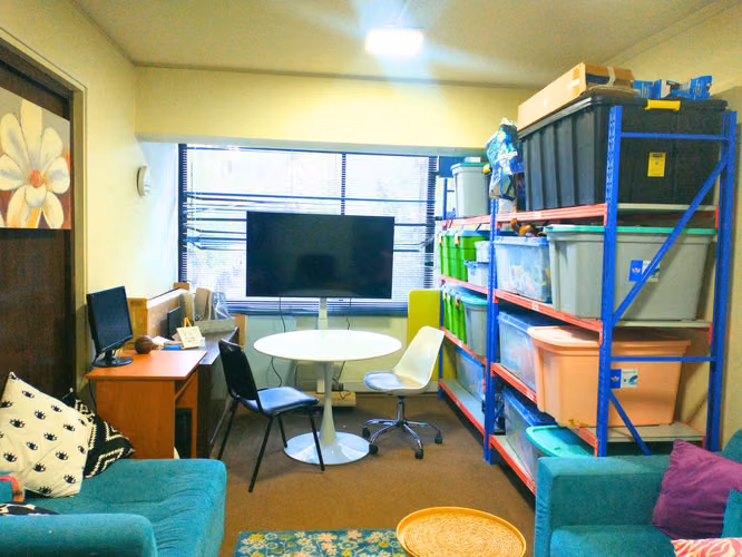 OPORTUNIDAD  OFICINA COMERCIAL METRO UC BARRIO LASTARRIA