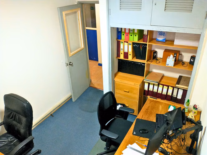 OPORTUNIDAD  OFICINA COMERCIAL METRO UC BARRIO LASTARRIA