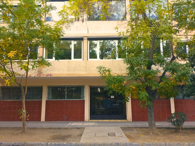 OPORTUNIDAD  OFICINA COMERCIAL METRO UC BARRIO LASTARRIA