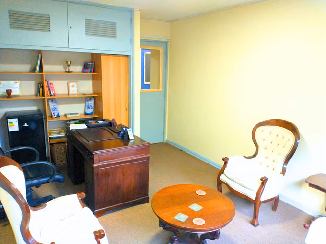 OPORTUNIDAD  OFICINA COMERCIAL METRO UC BARRIO LASTARRIA
